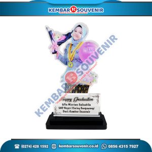 Plakat Juara Akademi Farmasi Putera Indonesia Malang