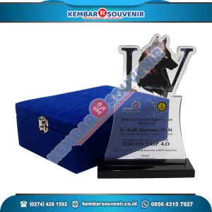 Contoh Piala Dari Akrilik Kabupaten Gianyar