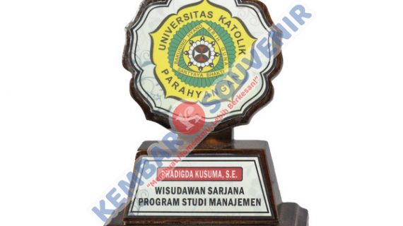 Piala Acrylic Akademi Maritim Belawan