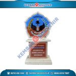 Piala Acrylic Pioneerindo Gourmet International Tbk