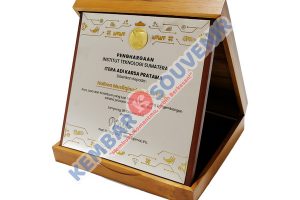 Piala Akrilik Murah Komite Standar Akuntansi Pemerintahan